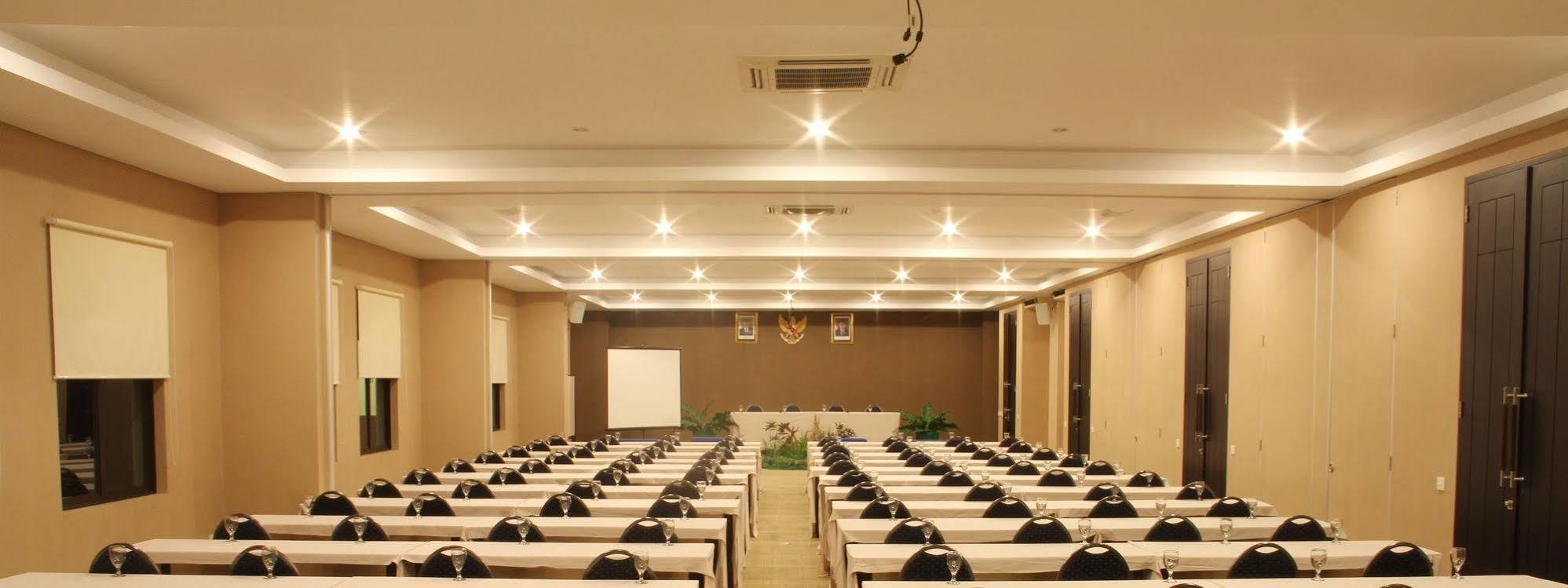 El Hotel Malang Exterior foto
